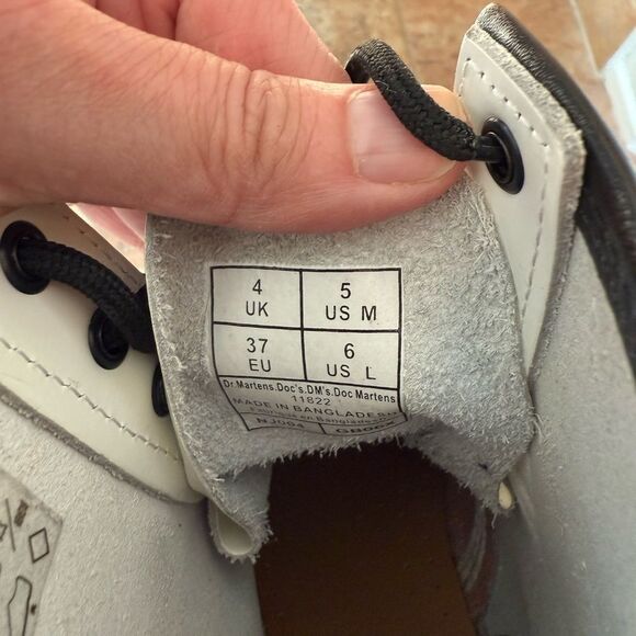 Vintage-Punk Vibes: White Dr. Martens 1460 Boots size 5 - Picture 7 of 7